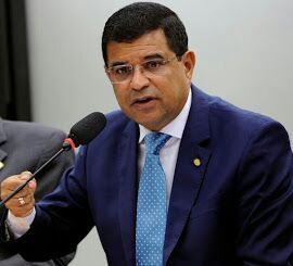 BAHIA: RUI ANUNCIA DAVIDSON MAGALHÃES SECRETÁRIO DO TRABALHO.