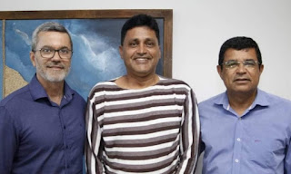 BARRO PRETO: EDSON CORREIA SE REÚNE COM DAVIDSON MAGALHÃES NA CAPITAL.