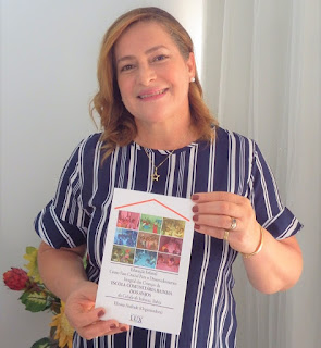 ITABUNA: PROFESSORA ELIEUZA ANDRADE DOA RENDA DE LIVRO PARA ABRIGOS E LAILA.