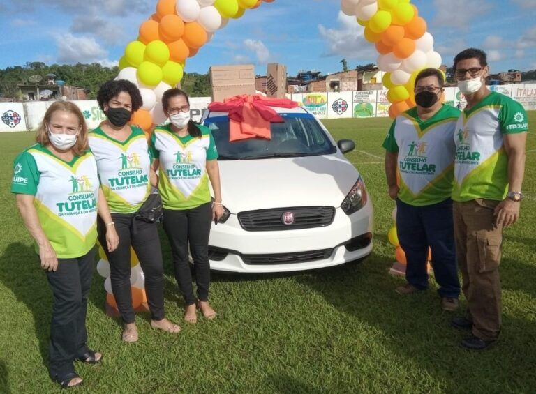 ITAJUÍPE: LÍDICE ENTREGA VEÍCULO AO CONSELHO TUTELAR