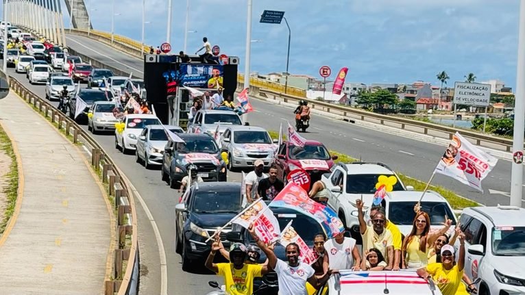 Bebeto lidera Carreata da Vitória e encerra campanha nas ruas de Ilhéus